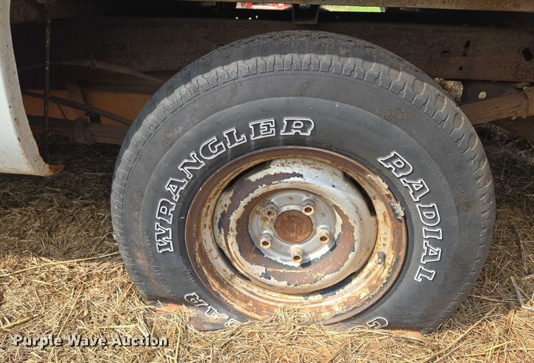 image for item EU3686 1997 Chevrolet C1500 pickup truck