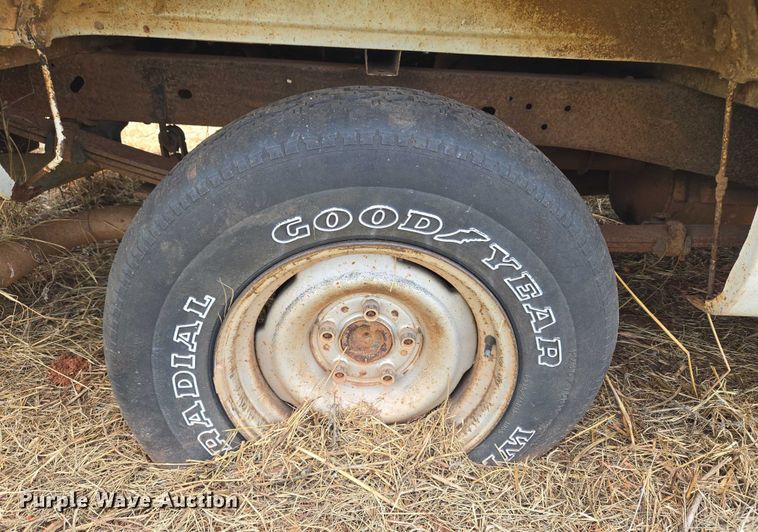 image for item EU3686 1997 Chevrolet C1500 pickup truck