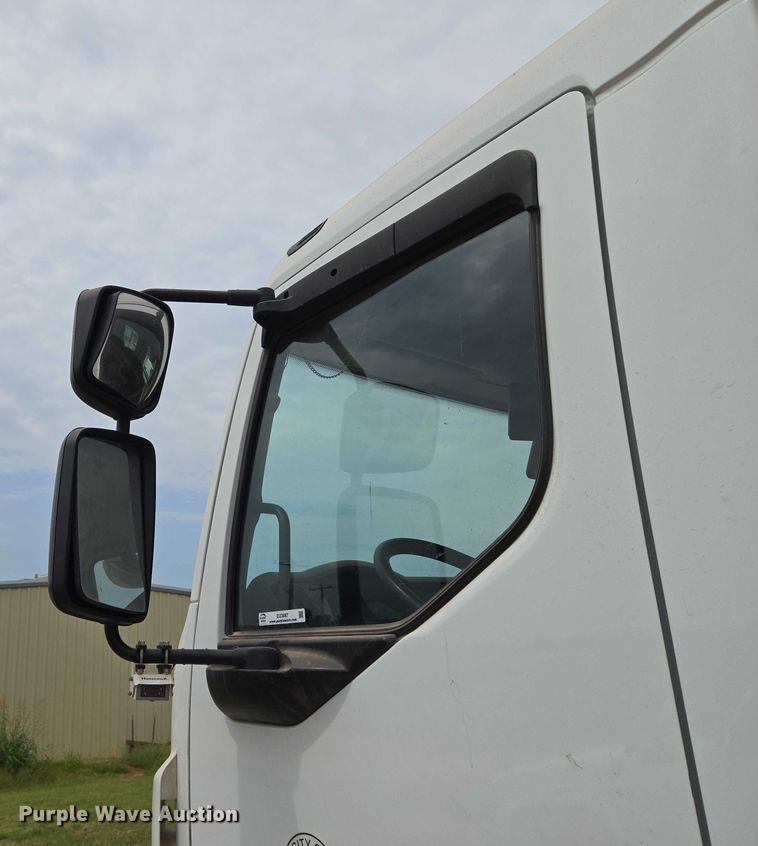 image for item EU3687 2017 Kenworth K370 pothole patcher truck