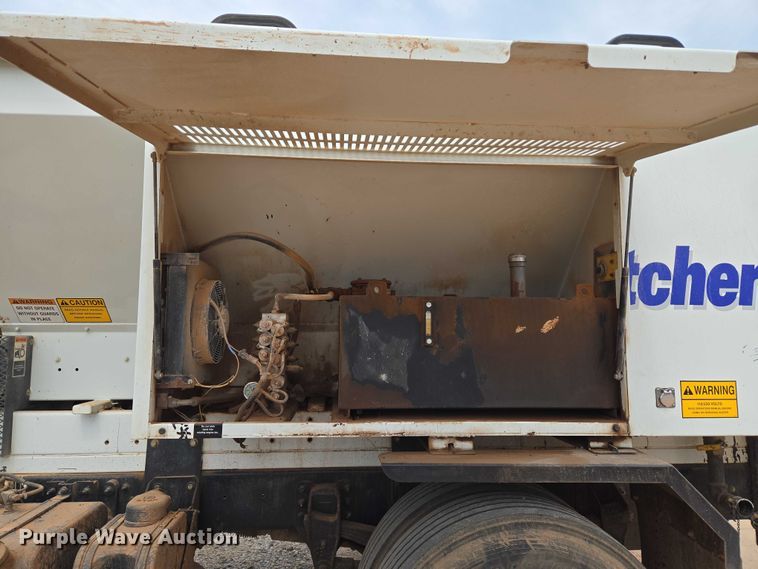 image for item EU3687 2017 Kenworth K370 pothole patcher truck