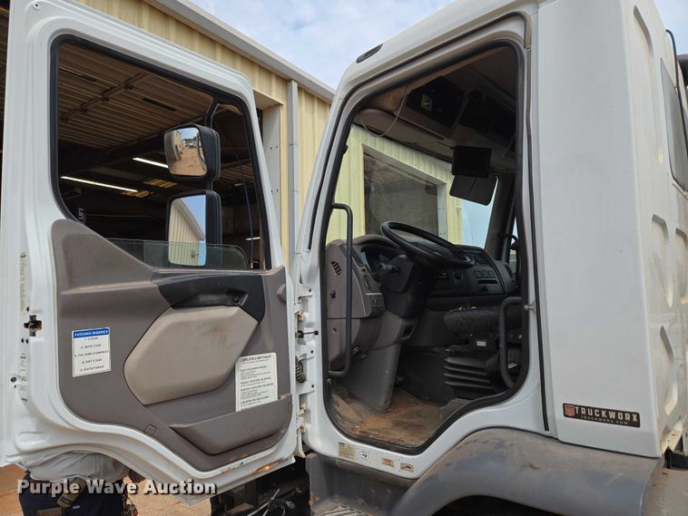 image for item EU3687 2017 Kenworth K370 pothole patcher truck