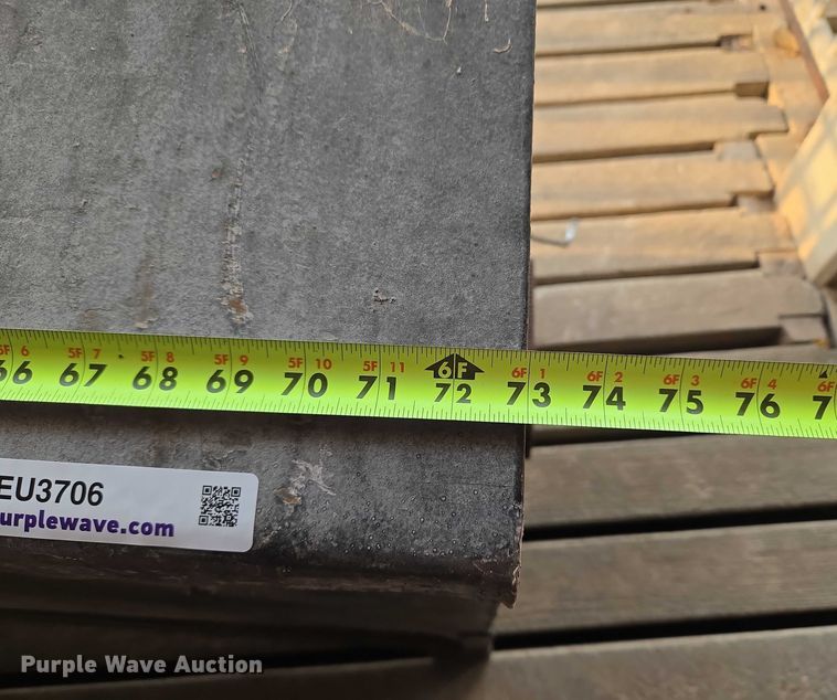 image for item EU3706 Cake feeder