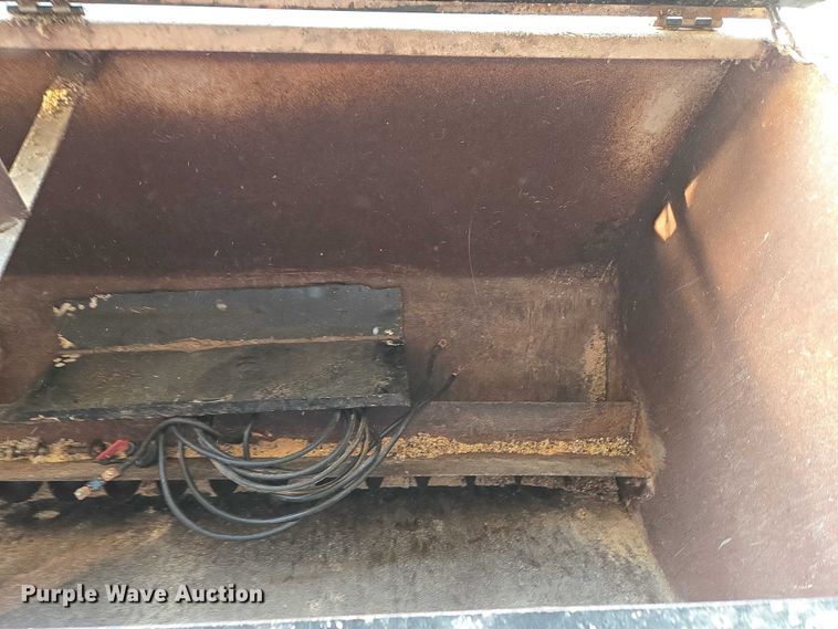 image for item EU3706 Cake feeder