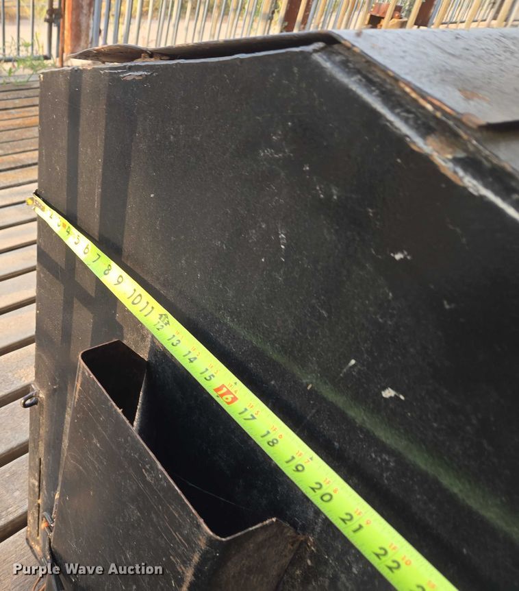 image for item EU3706 Cake feeder