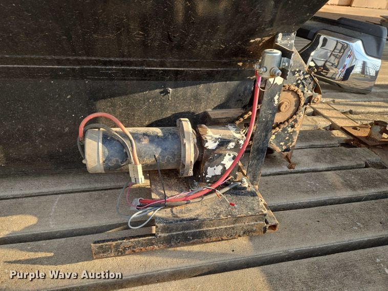 image for item EU3709 Cake feeder