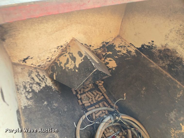 image for item EU3709 Cake feeder