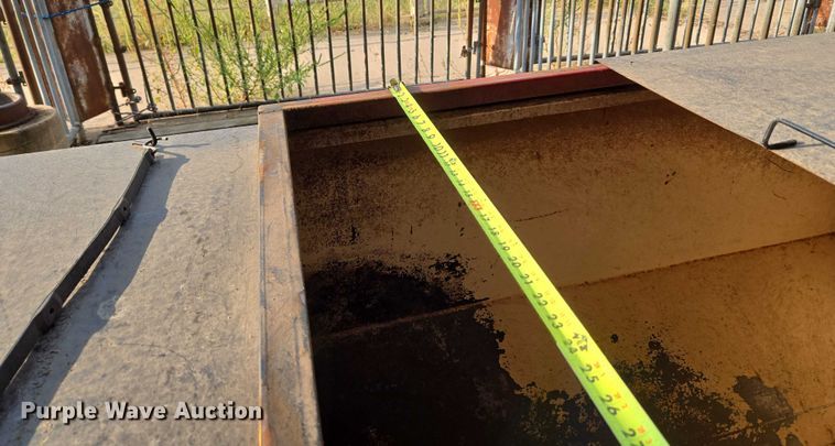 image for item EU3709 Cake feeder