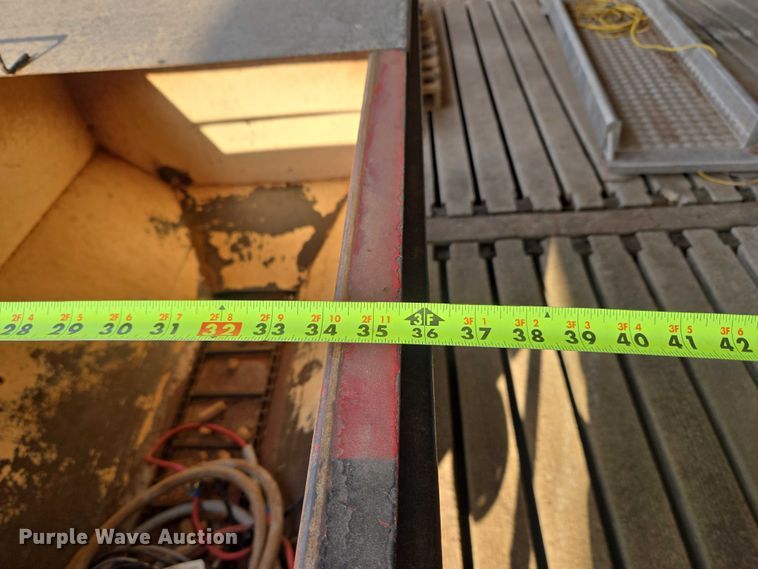 image for item EU3709 Cake feeder