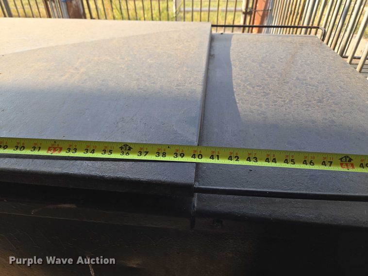 image for item EU3709 Cake feeder