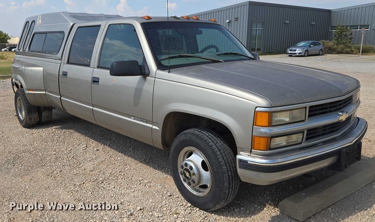 image for item EU3715 2000 Chevrolet C3500 Crew Cab pickup truck