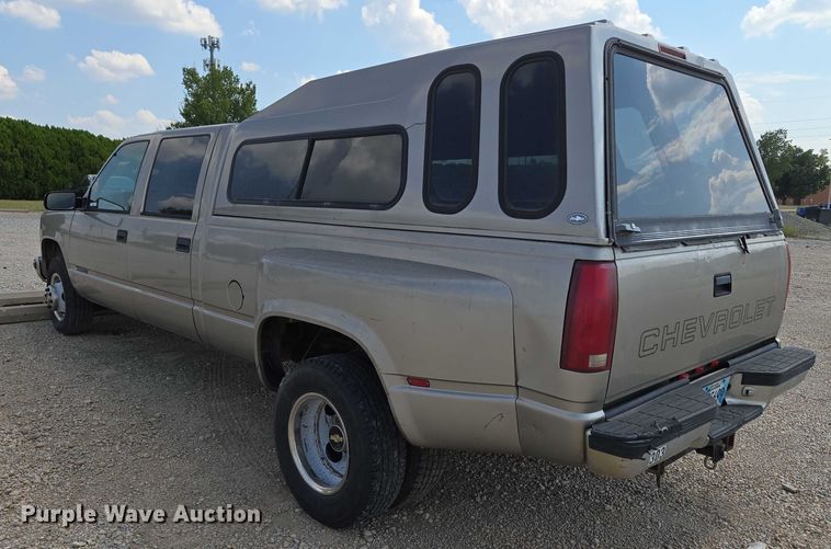 image for item EU3715 2000 Chevrolet C3500 Crew Cab pickup truck