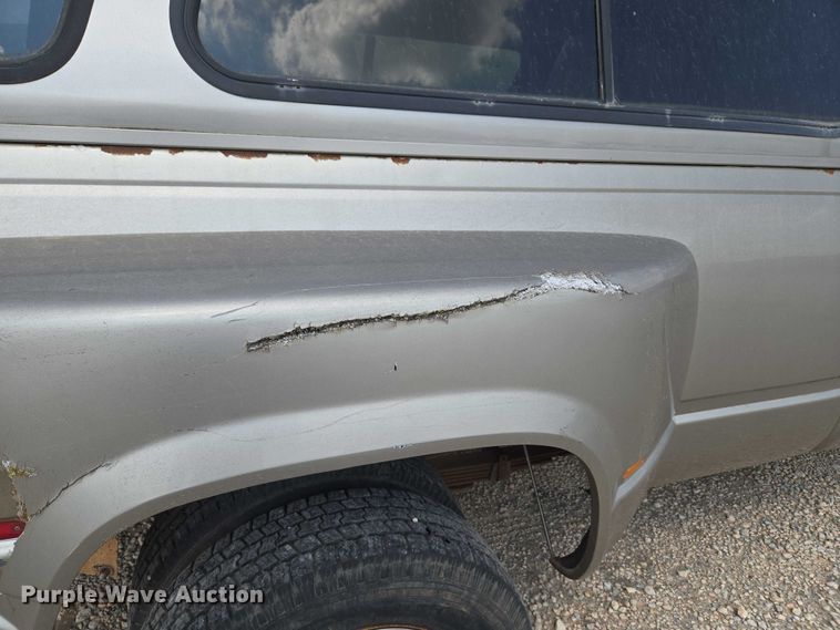 image for item EU3715 2000 Chevrolet C3500 Crew Cab pickup truck