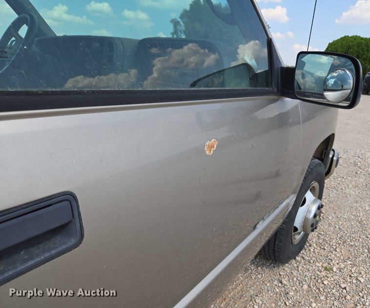 image for item EU3715 2000 Chevrolet C3500 Crew Cab pickup truck