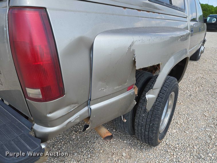 image for item EU3715 2000 Chevrolet C3500 Crew Cab pickup truck