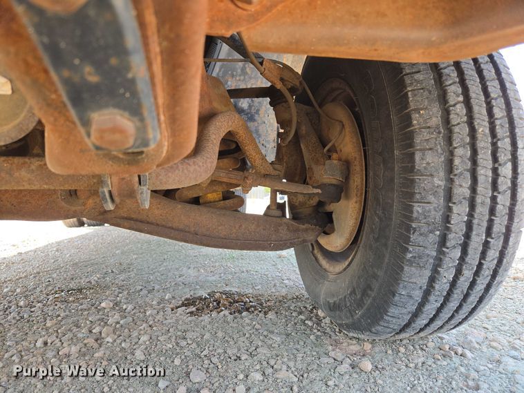 image for item EU3715 2000 Chevrolet C3500 Crew Cab pickup truck