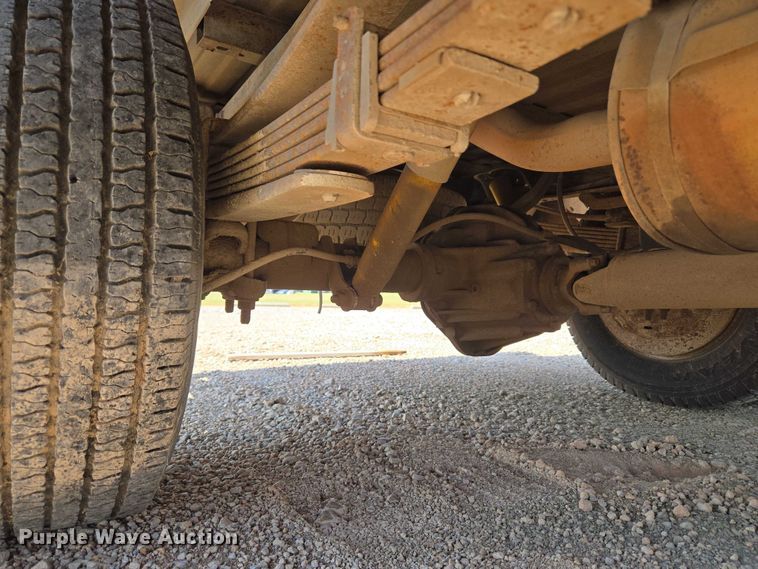 image for item EU3715 2000 Chevrolet C3500 Crew Cab pickup truck