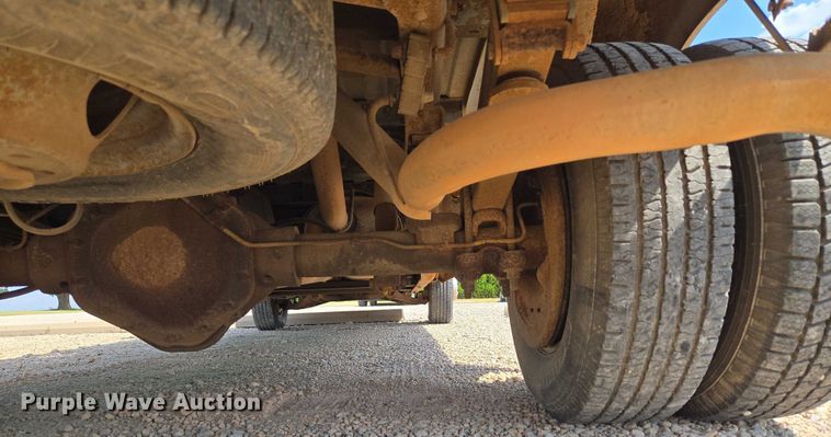 image for item EU3715 2000 Chevrolet C3500 Crew Cab pickup truck