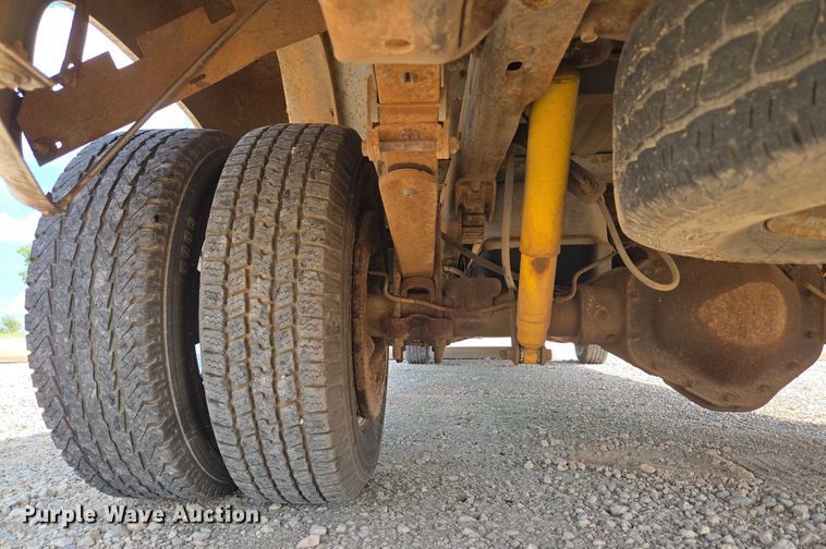 image for item EU3715 2000 Chevrolet C3500 Crew Cab pickup truck