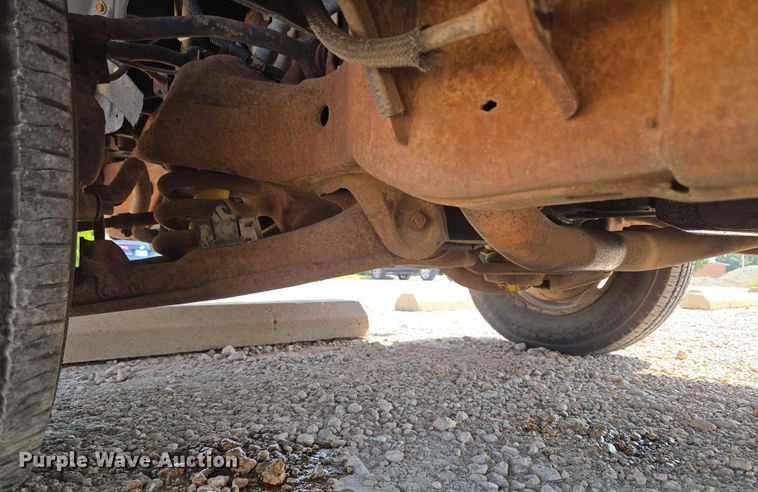 image for item EU3715 2000 Chevrolet C3500 Crew Cab pickup truck