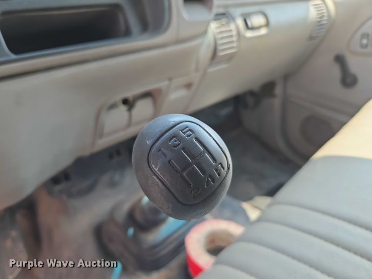 image for item EU3715 2000 Chevrolet C3500 Crew Cab pickup truck