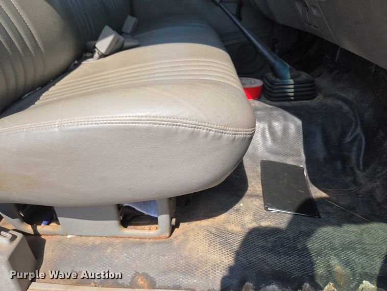 image for item EU3715 2000 Chevrolet C3500 Crew Cab pickup truck