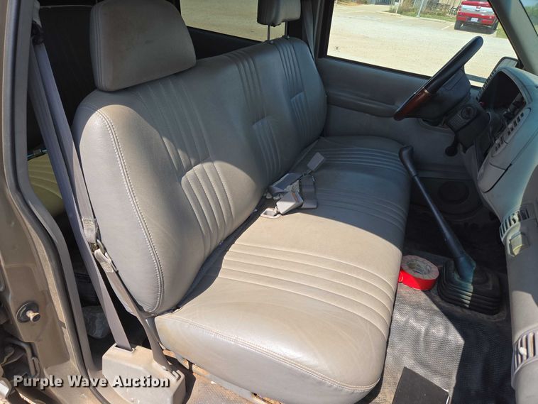 image for item EU3715 2000 Chevrolet C3500 Crew Cab pickup truck