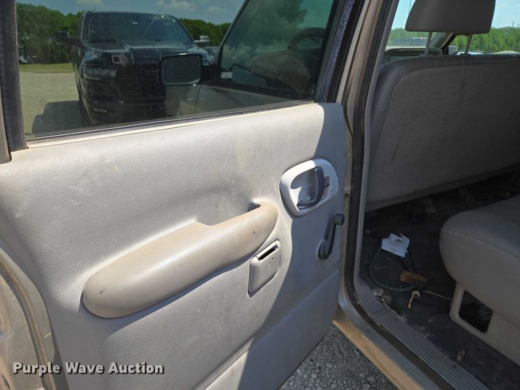 image for item EU3715 2000 Chevrolet C3500 Crew Cab pickup truck