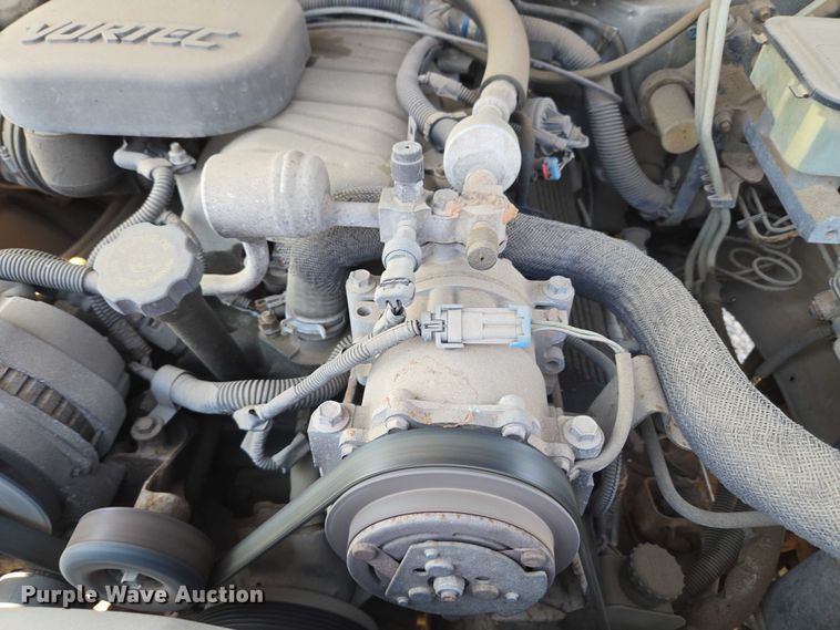 image for item EU3715 2000 Chevrolet C3500 Crew Cab pickup truck