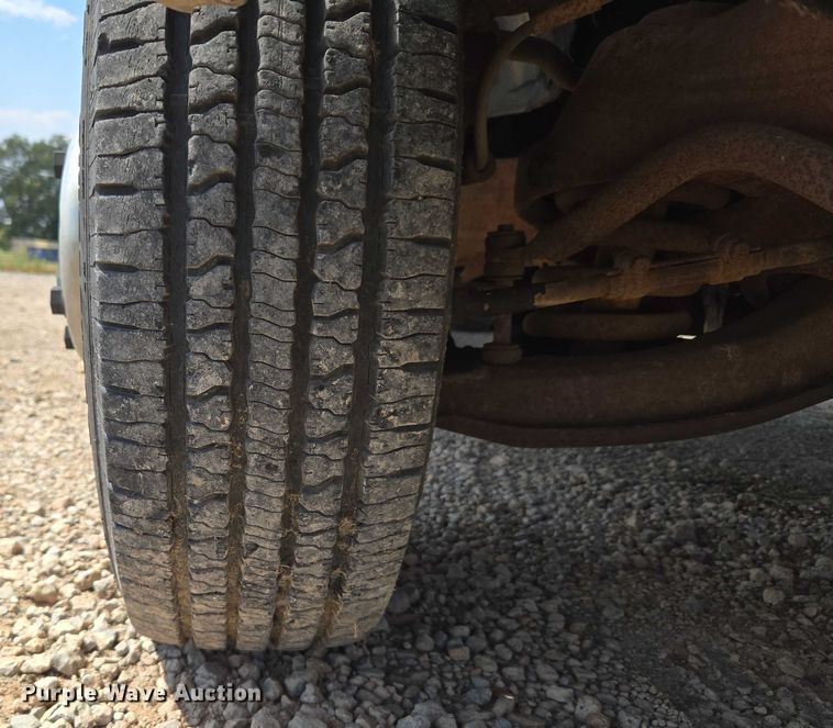 image for item EU3715 2000 Chevrolet C3500 Crew Cab pickup truck