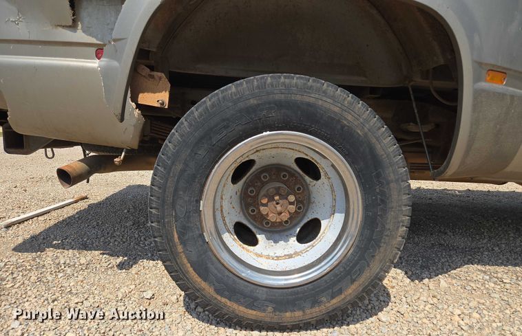 image for item EU3715 2000 Chevrolet C3500 Crew Cab pickup truck