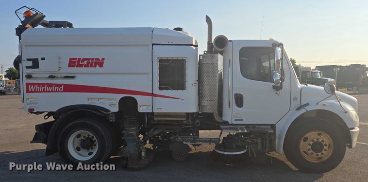 image for item EU4589 2015 Freightliner Business Class M2 street sweeper truck