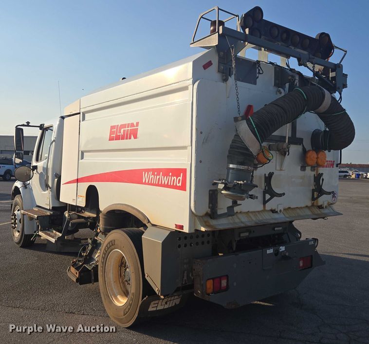 image for item EU4589 2015 Freightliner Business Class M2 street sweeper truck