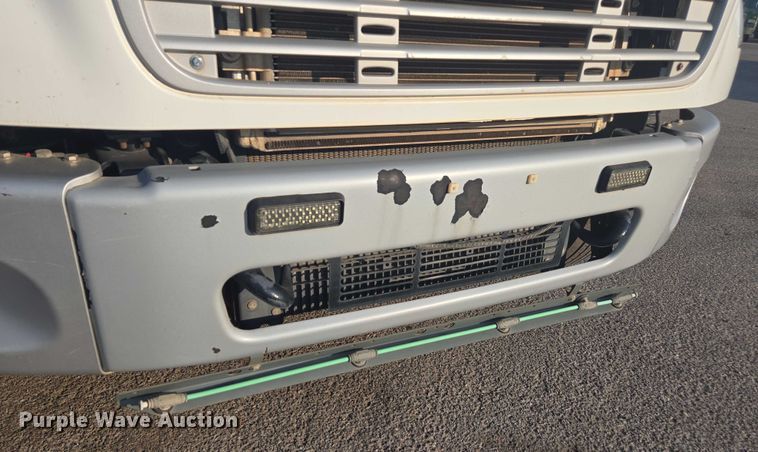 image for item EU4589 2015 Freightliner Business Class M2 street sweeper truck