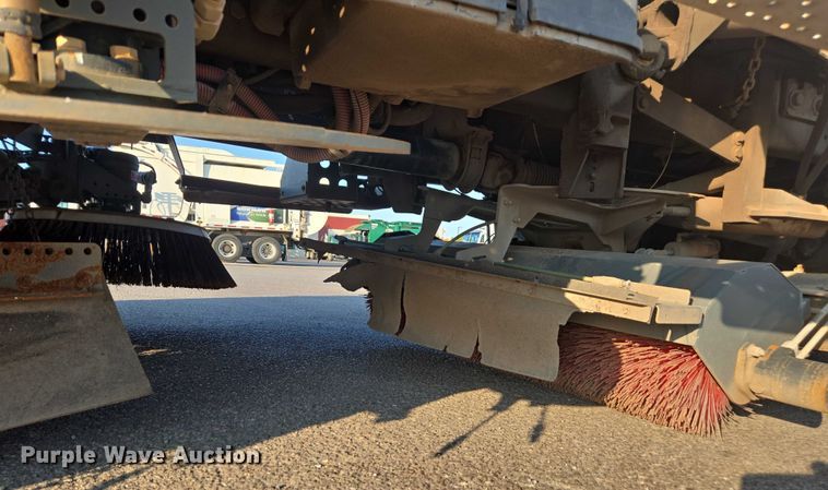 image for item EU4589 2015 Freightliner Business Class M2 street sweeper truck