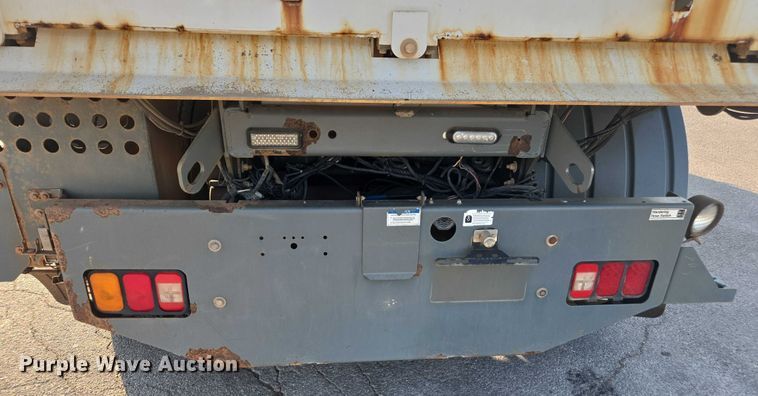 image for item EU4589 2015 Freightliner Business Class M2 street sweeper truck