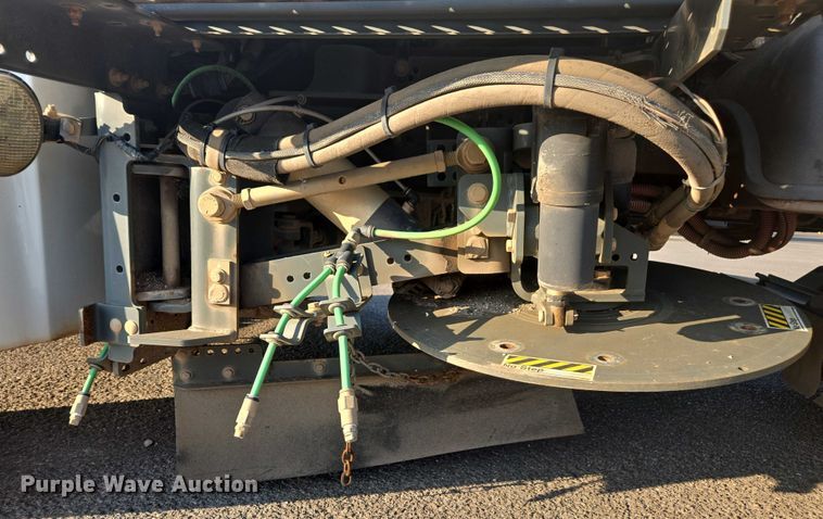 image for item EU4589 2015 Freightliner Business Class M2 street sweeper truck