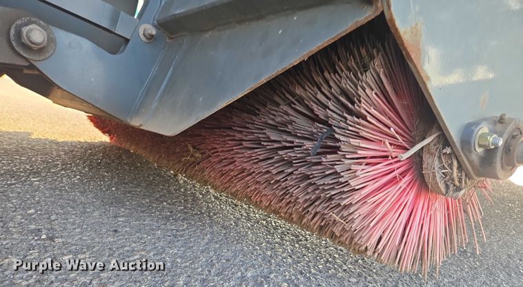 image for item EU4589 2015 Freightliner Business Class M2 street sweeper truck