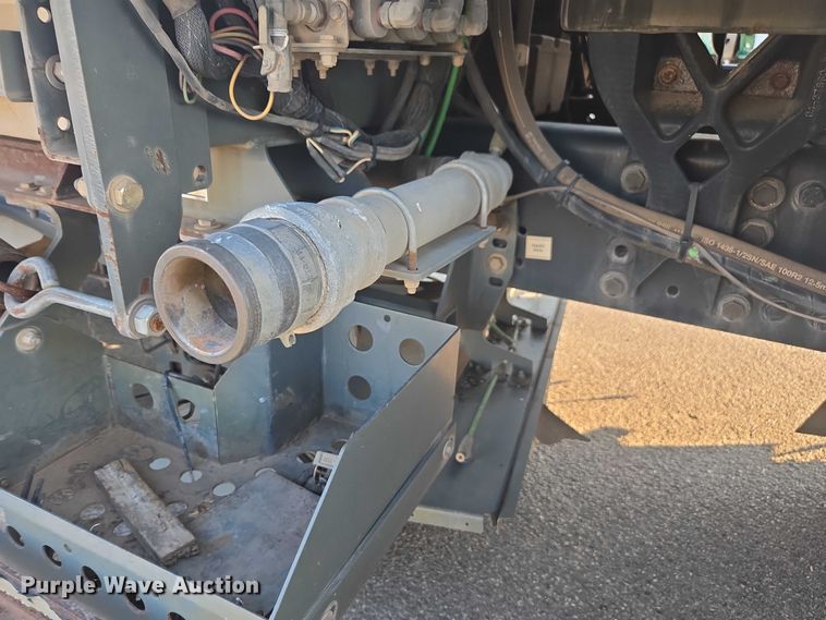 image for item EU4589 2015 Freightliner Business Class M2 street sweeper truck