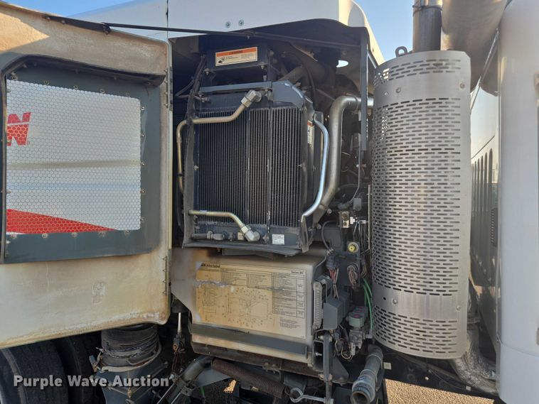 image for item EU4589 2015 Freightliner Business Class M2 street sweeper truck