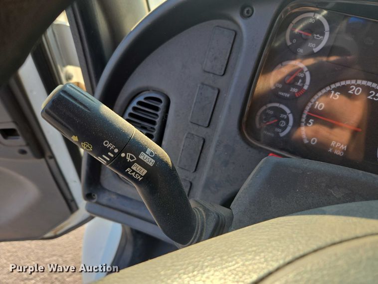 image for item EU4589 2015 Freightliner Business Class M2 street sweeper truck