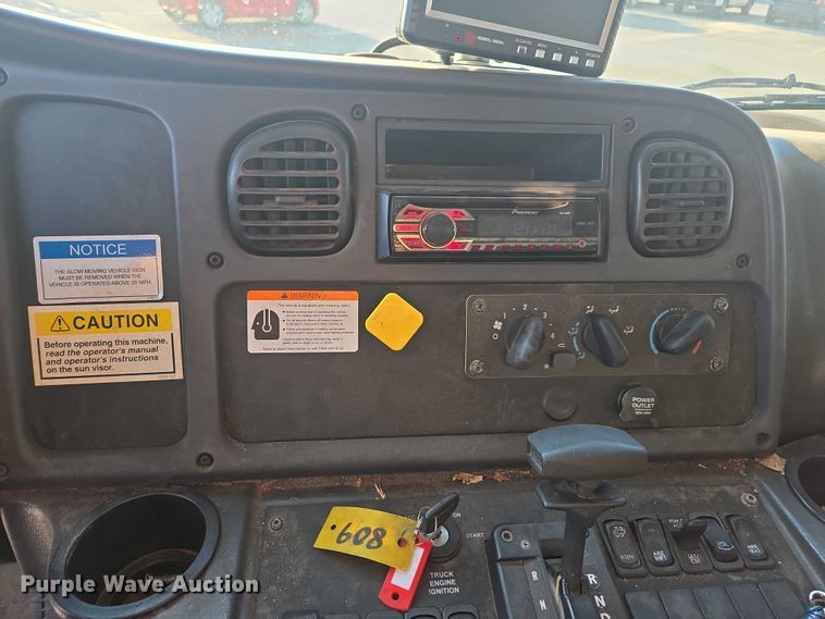 image for item EU4589 2015 Freightliner Business Class M2 street sweeper truck