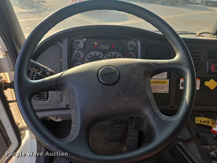 image for item EU4589 2015 Freightliner Business Class M2 street sweeper truck