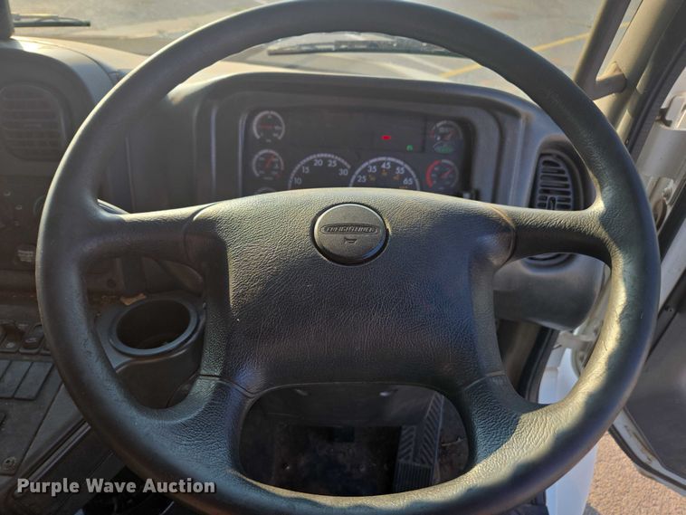 image for item EU4589 2015 Freightliner Business Class M2 street sweeper truck