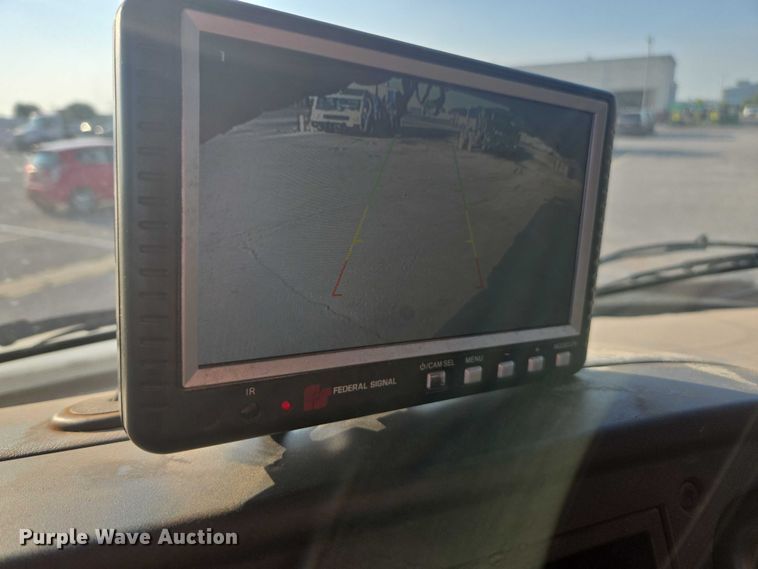 image for item EU4589 2015 Freightliner Business Class M2 street sweeper truck