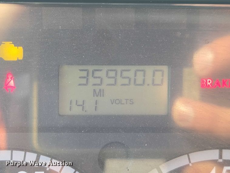 image for item EU4589 2015 Freightliner Business Class M2 street sweeper truck