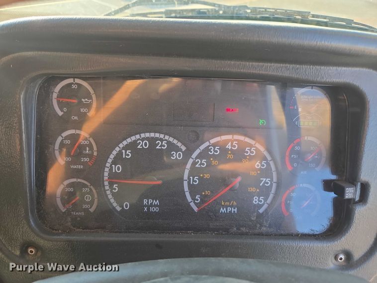 image for item EU4589 2015 Freightliner Business Class M2 street sweeper truck