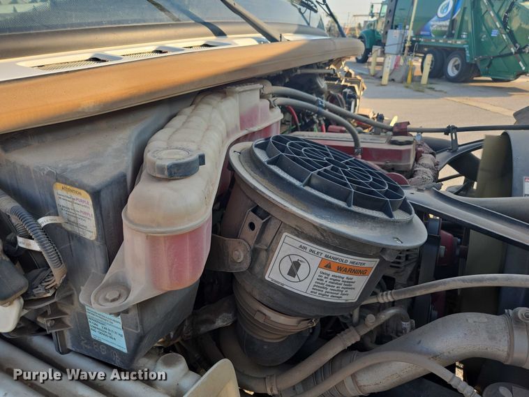 image for item EU4589 2015 Freightliner Business Class M2 street sweeper truck