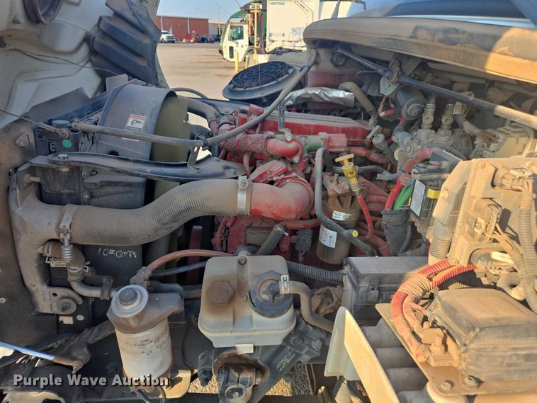 image for item EU4589 2015 Freightliner Business Class M2 street sweeper truck