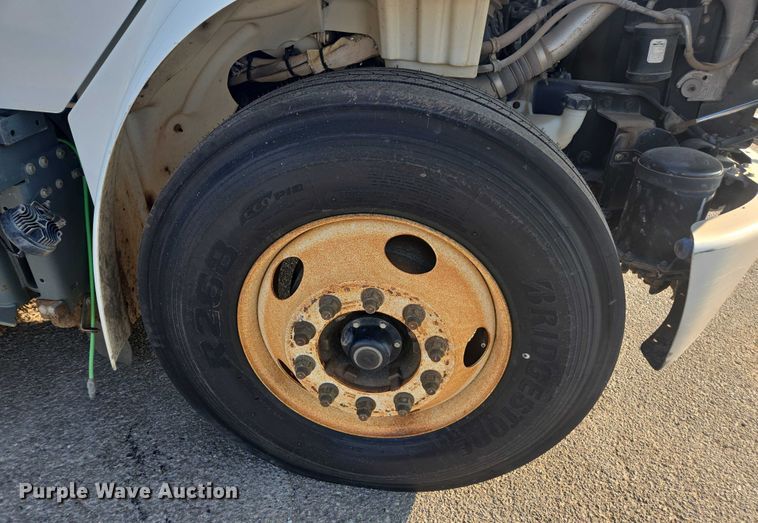 image for item EU4589 2015 Freightliner Business Class M2 street sweeper truck