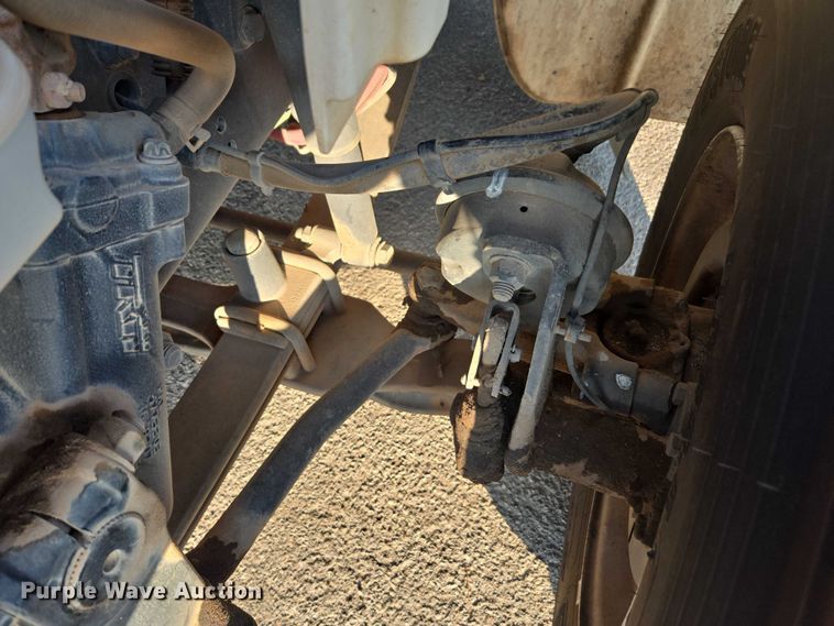 image for item EU4589 2015 Freightliner Business Class M2 street sweeper truck